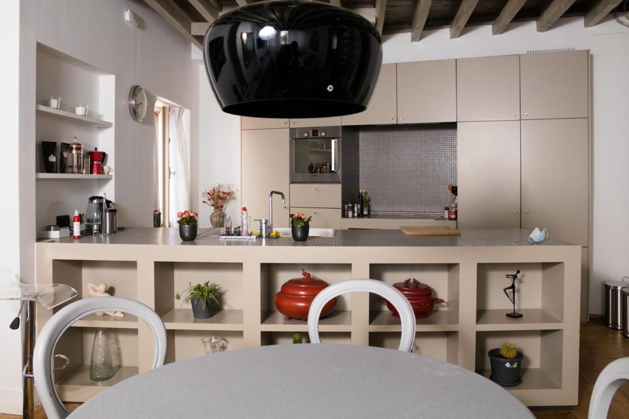 Duplex dernier étage avec terasse à deux pas de la grand place Bruxelles Esterno foto