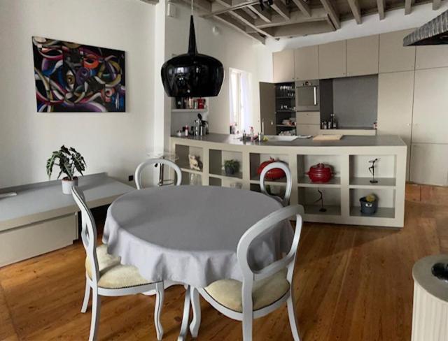 Duplex dernier étage avec terasse à deux pas de la grand place Bruxelles Esterno foto