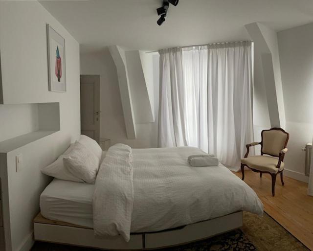 Duplex dernier étage avec terasse à deux pas de la grand place Bruxelles Esterno foto
